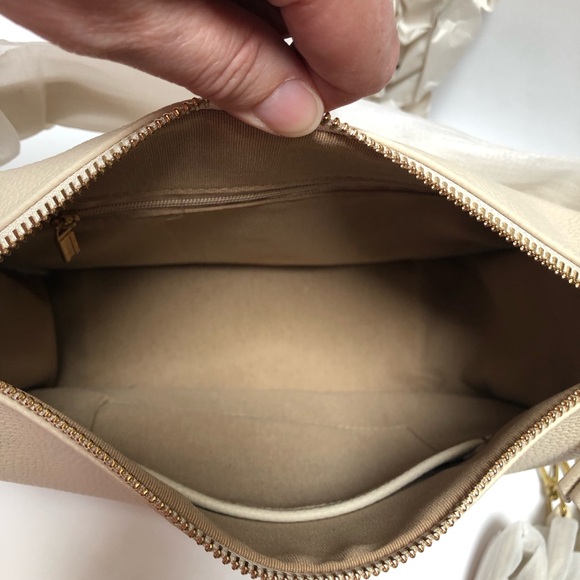 Levynia Leather Cream Crossbody Bag NWT - Picture 13 of 13
